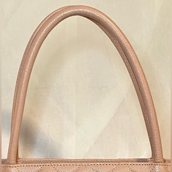 Chanel Caviar Leather Pink Medallion Bag - Picture 5 of 17